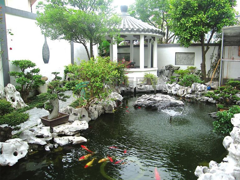 一個(gè)有花有草的別墅園林景觀設(shè)計(jì)